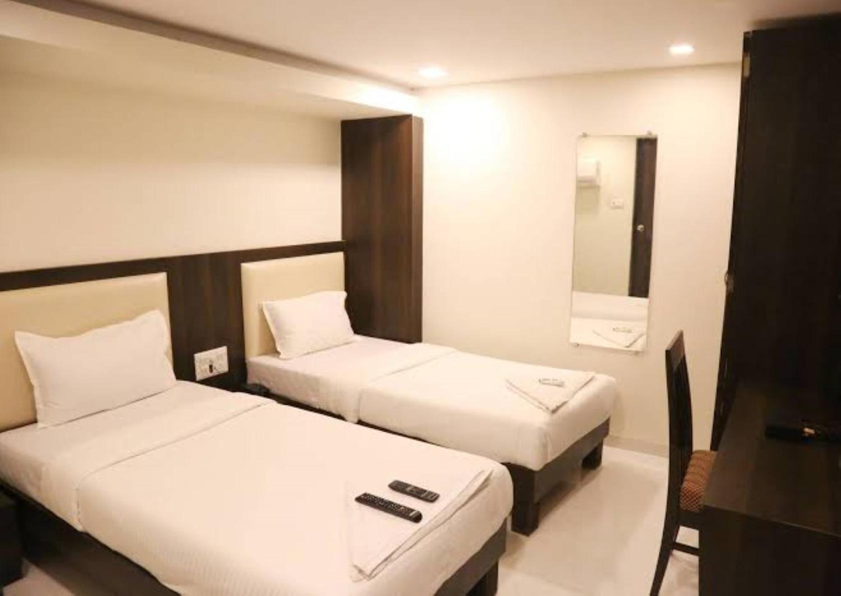 Hotel Blue Terminal Mumbai Ngoại thất bức ảnh