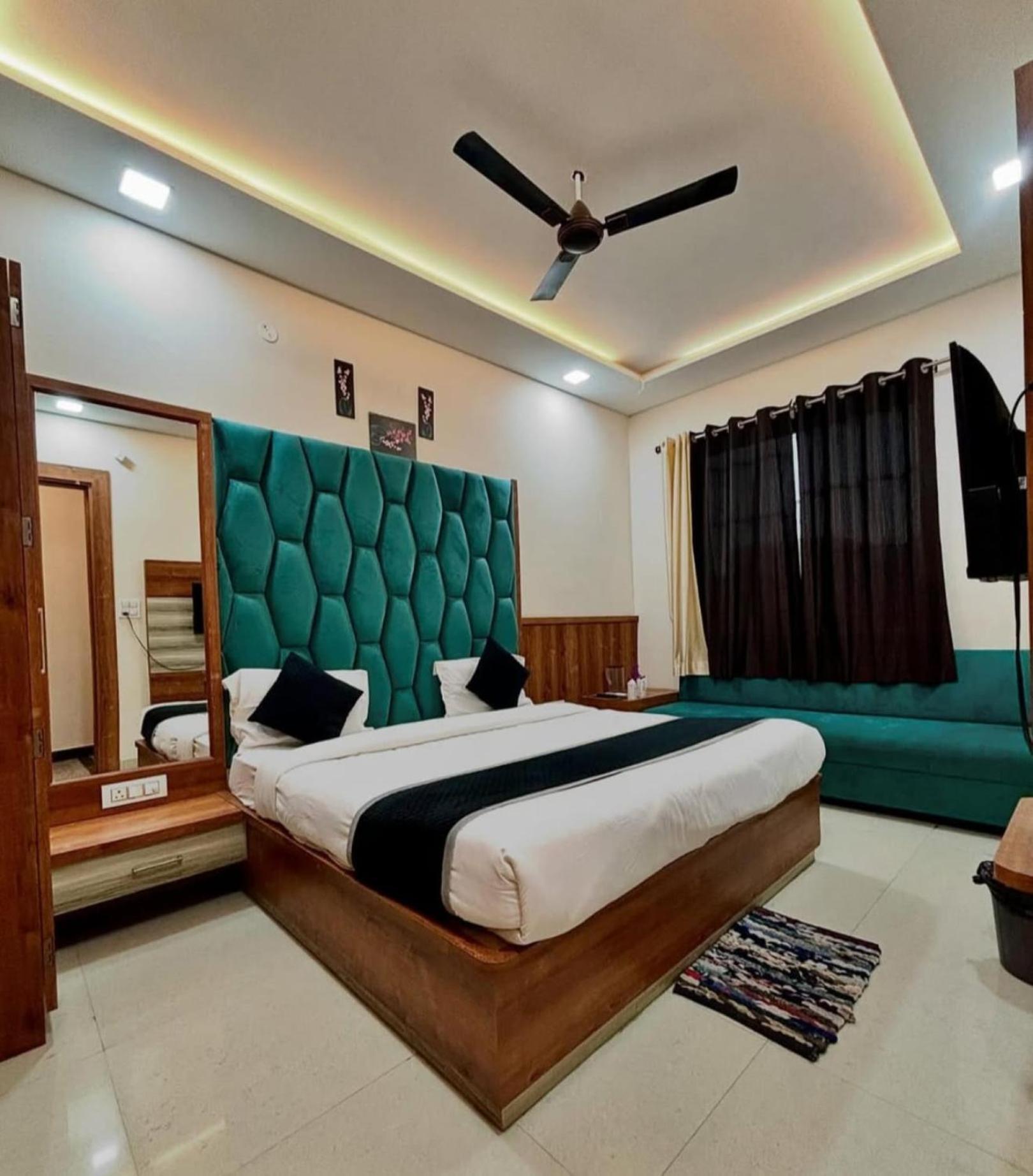 Hotel Blue Terminal Mumbai Ngoại thất bức ảnh