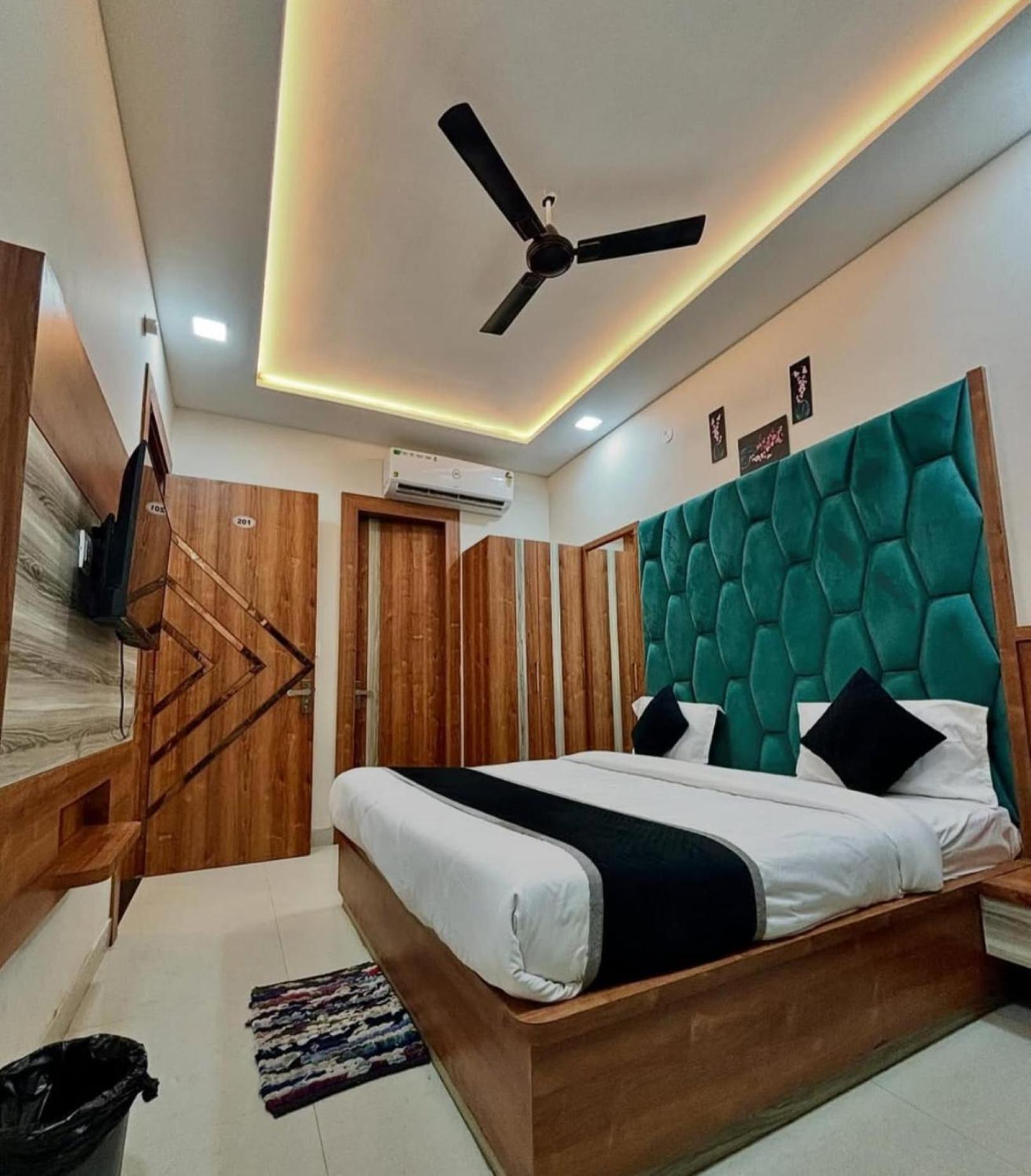 Hotel Blue Terminal Mumbai Ngoại thất bức ảnh
